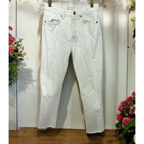 ZARA Womens High Rise Straight Leg Button Fly Jeans Off White Size 4 US Raw Hem - Picture 1 of 7